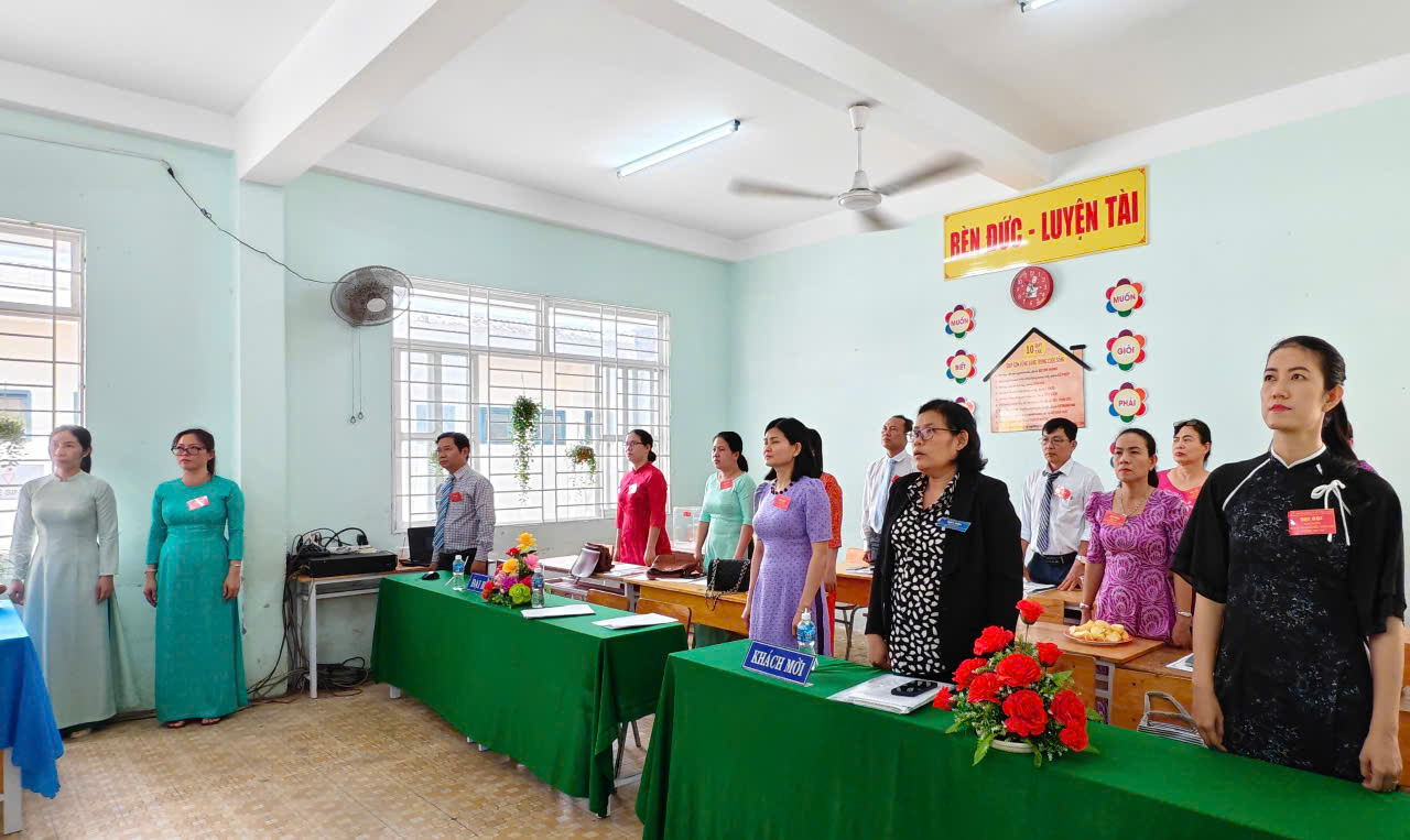 ĐẠI HỘI CHI BỘ TRƯỜNG THCS NGUYỄN ĐÌNH CHIỂU NHIỆM KỲ 2025 - 2027