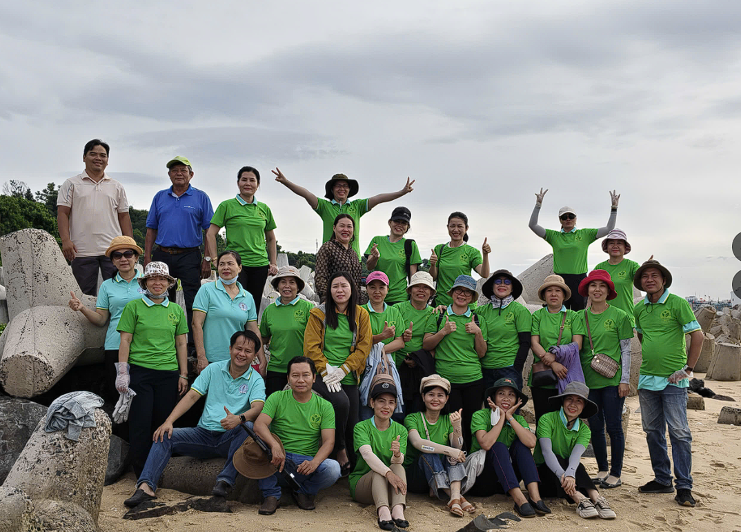 TRƯỜNG THCS NGUYỄN ĐÌNH CHIỂU TÍCH CỰC HƯỞNG ỨNG CHIẾN DỊCH “CHỦ NHẬT XANH” CÙNG PHƯỜNG TIẾN THÀNH