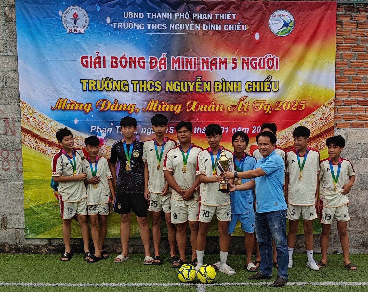 Giải bóng đá mini năm học 2024 - 2025