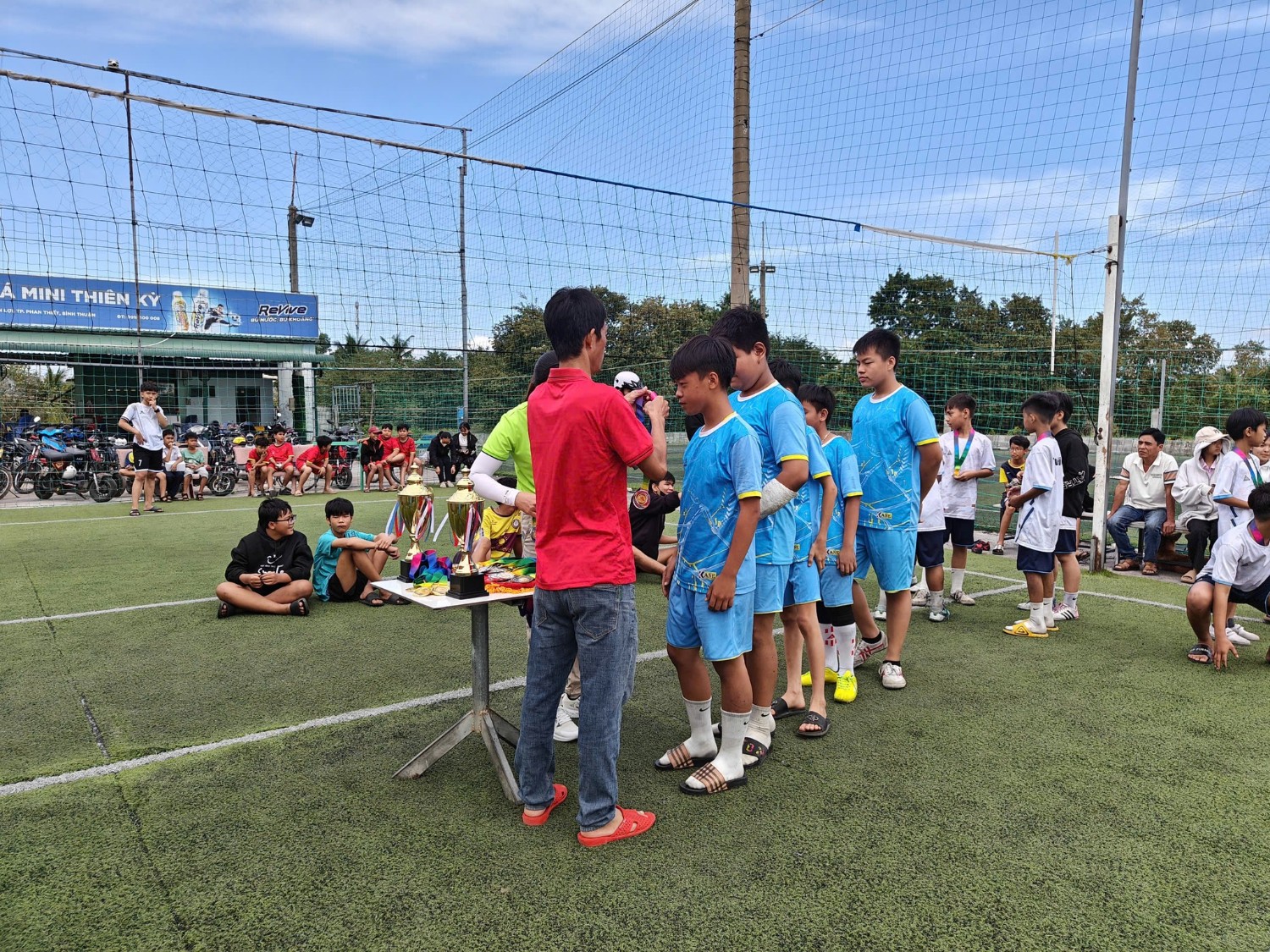 Giải bóng đá mini năm học 2024 - 2025