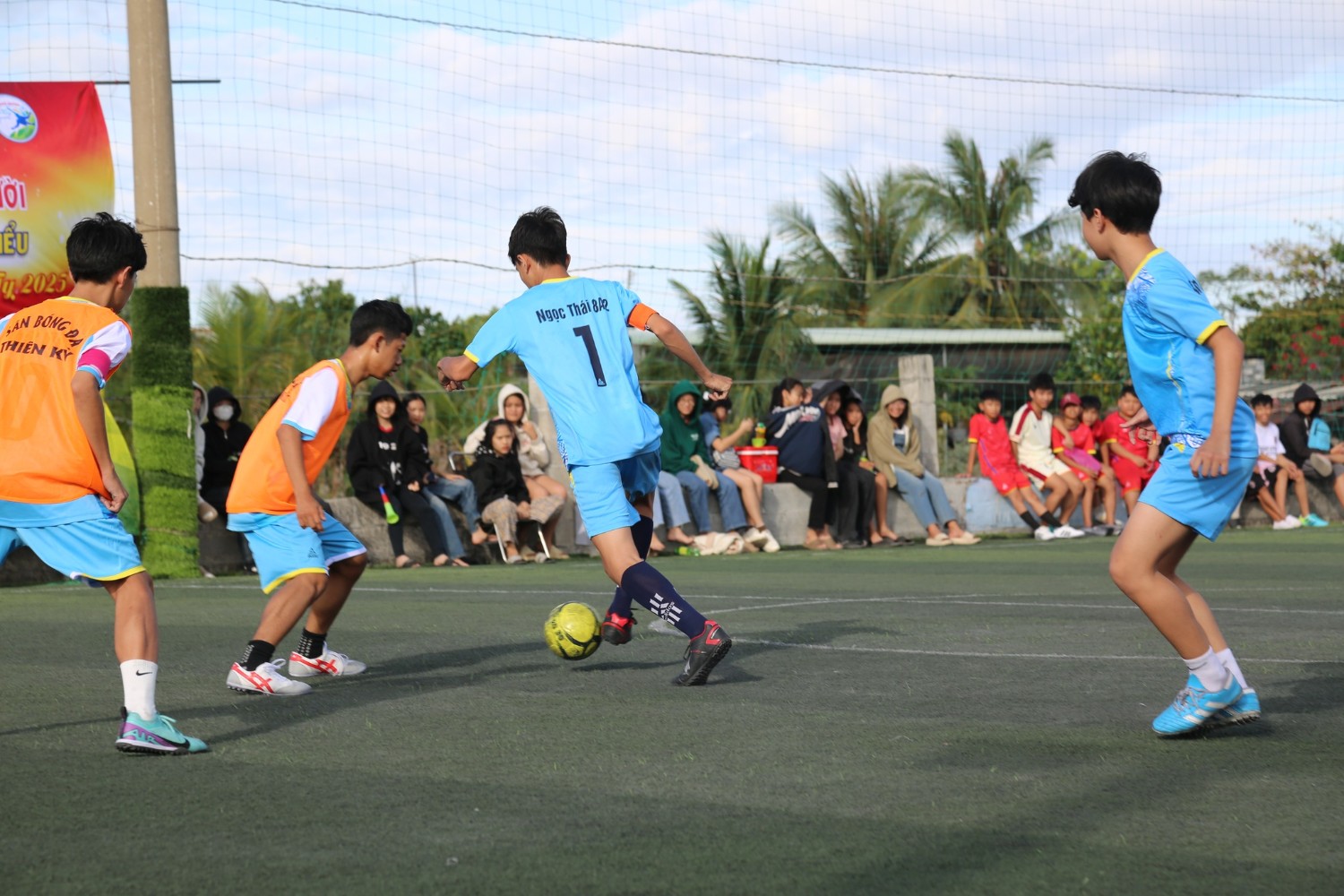 Giải bóng đá mini năm học 2024 - 2025