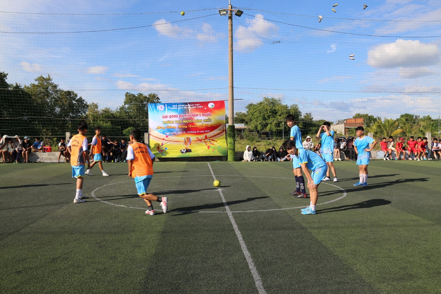 Giải bóng đá mini năm học 2024 - 2025