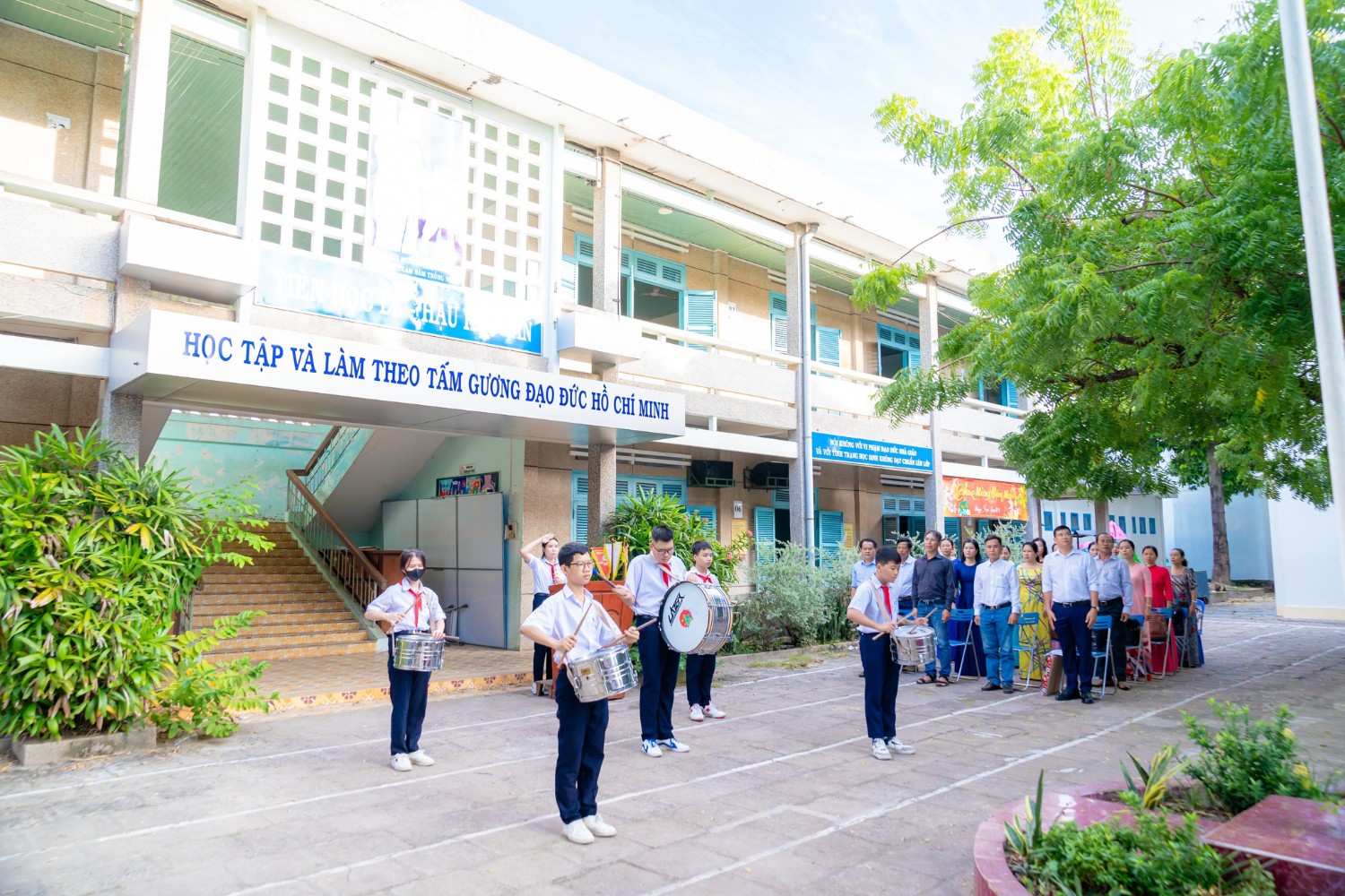 Sinh hoạt dưới cờ, chủ điểm "Tôn sư trọng đạo", năm học 2024-2024-2025