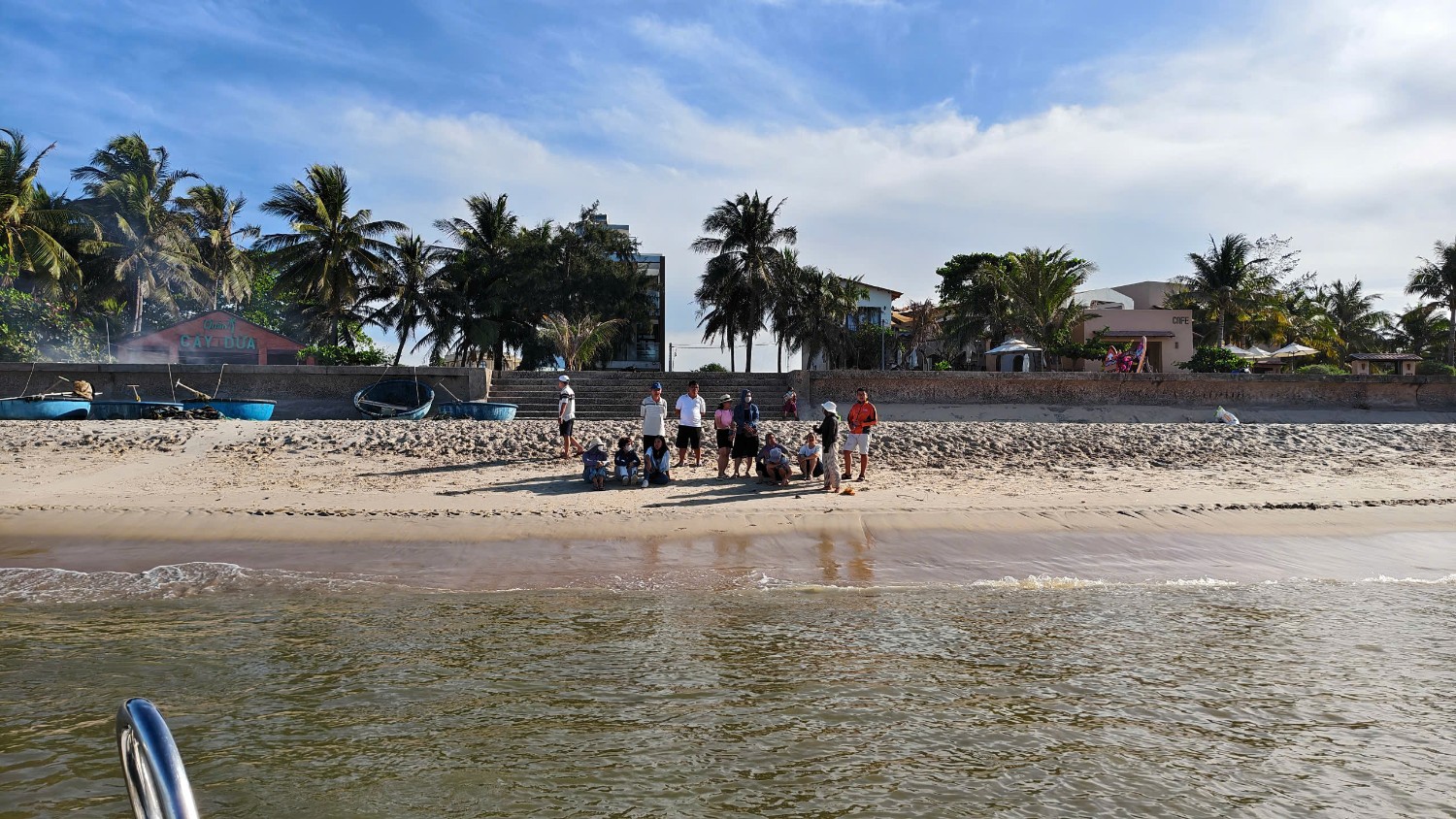 Dã ngoại 8/3/2035