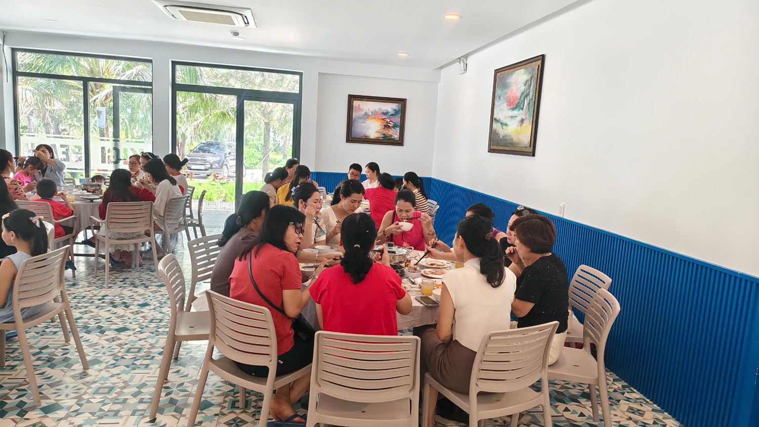 Dã ngoại 8/3/2035