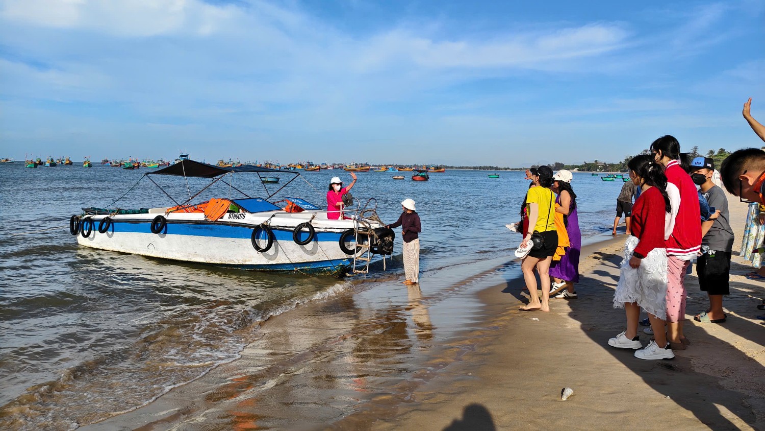 Dã ngoại 8/3/2035