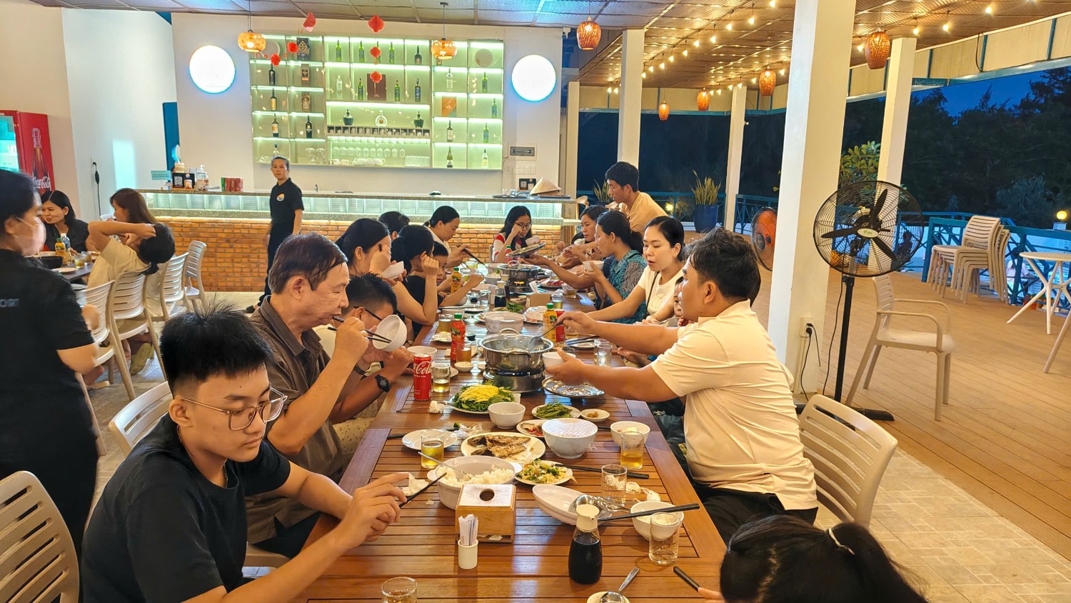 Dã ngoại 8/3/2035