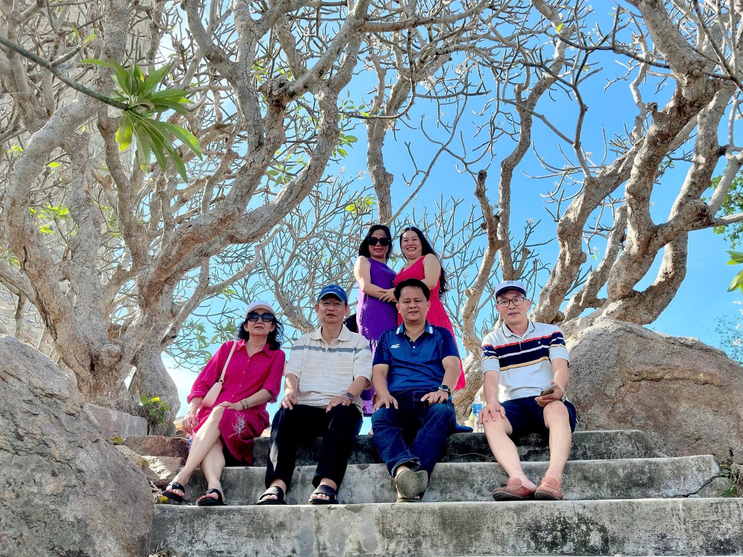 Dã ngoại 8/3/2035