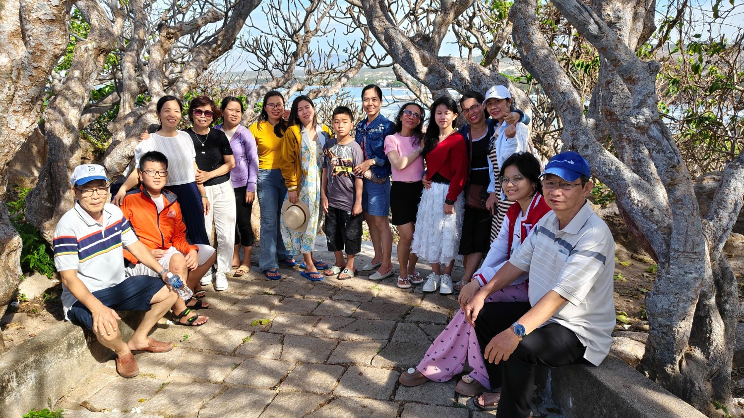 Dã ngoại 8/3/2035