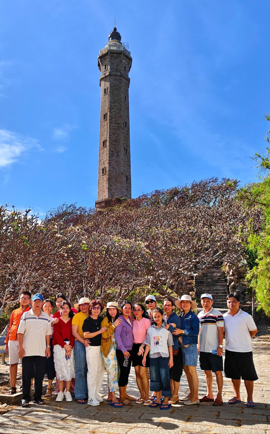 Dã ngoại 8/3/2035