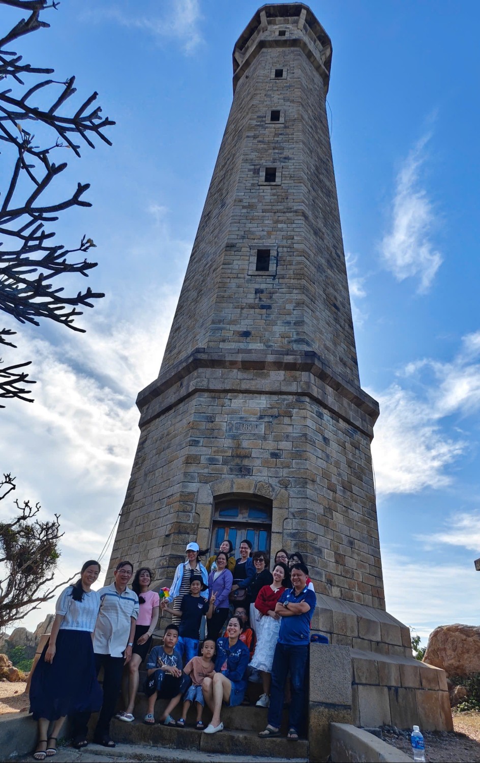 Dã ngoại 8/3/2035