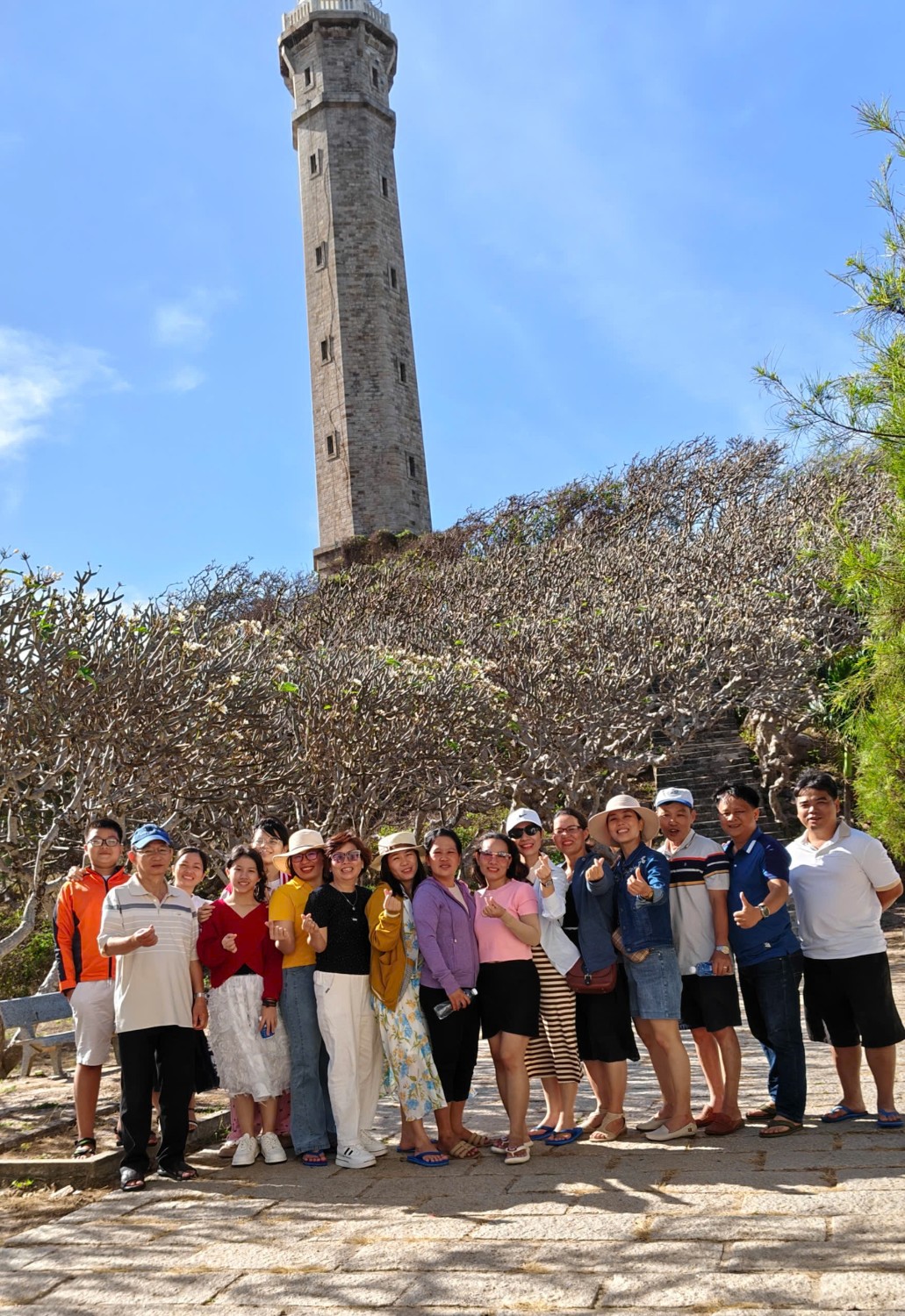 Dã ngoại 8/3/2035