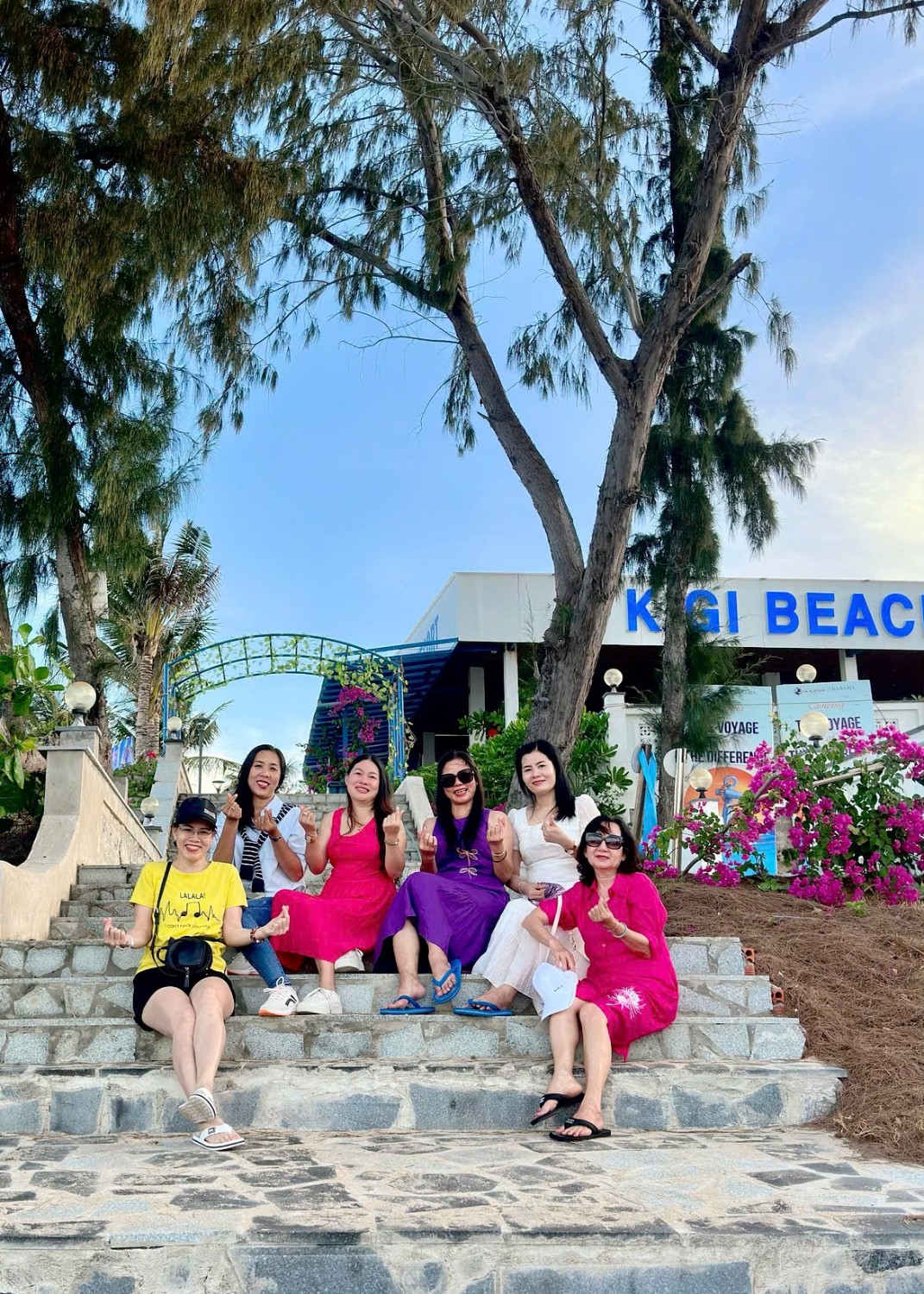 Dã ngoại 8/3/2035