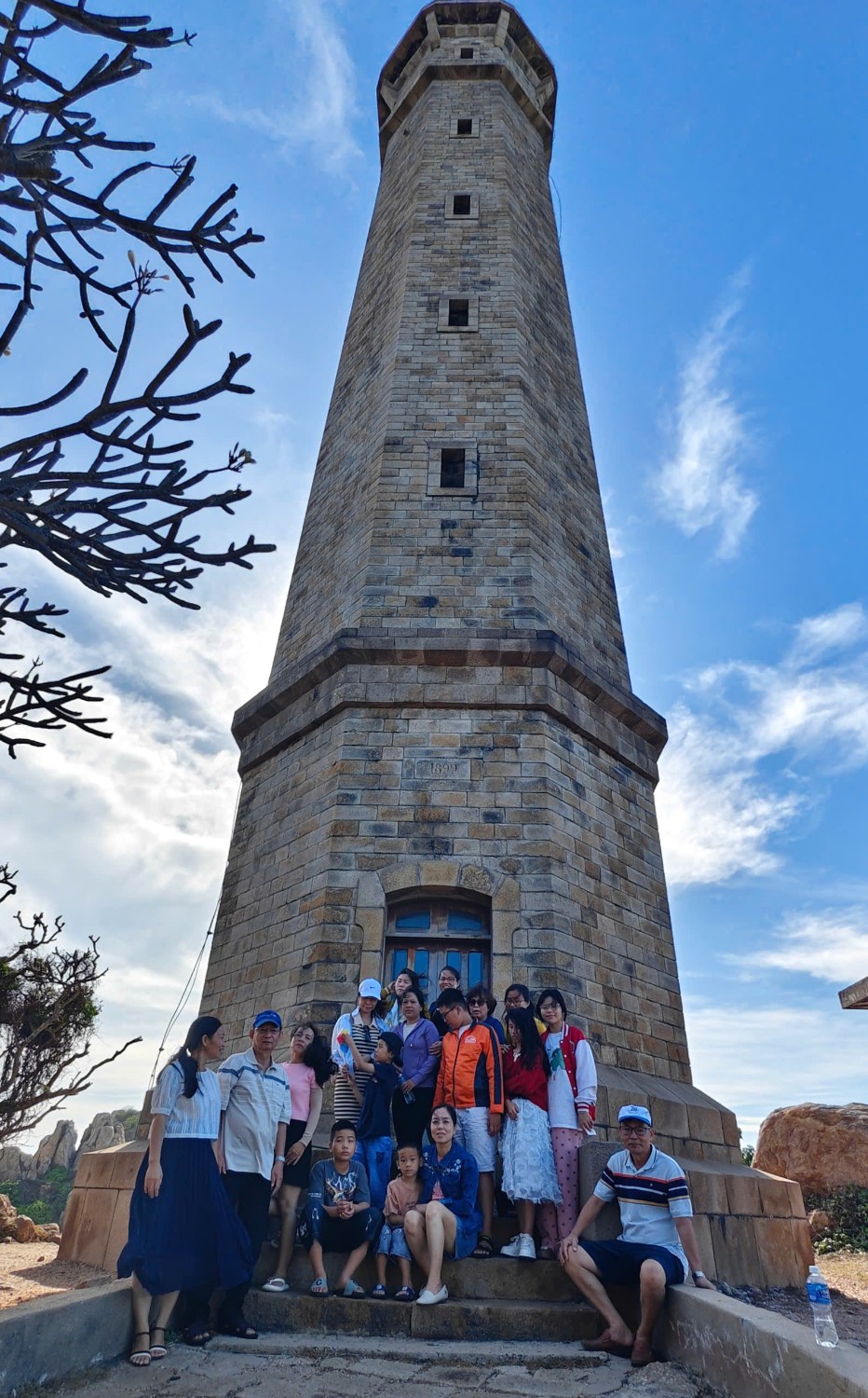 Dã ngoại 8/3/2035