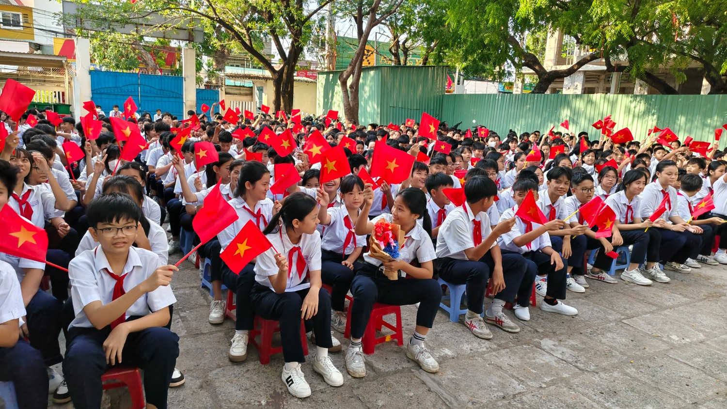 Chào cờ kỷ niệm 50 năm giải phóng miền Nam