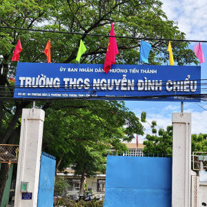 TRƯỜNG THCS NGUYỄN ĐÌNH CHIỂU ĐỔI BẢNG TÊN VỚI ĐỊA CHỈ MỚI