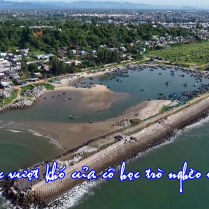 Nghị lực vượt khó của cô học trò nghèo vùng biển